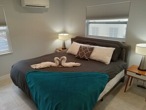 1 soverom, strykejern/-brett, wi-fi (inkludert) og sengetøy