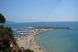 Beach - Vineyard Dépendance With Shared Pool, Casal Velino, Italy (Casal Velino)