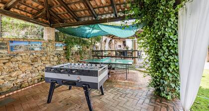 Local Stone Cottage With Shared Pool, Casal Velino, Italy