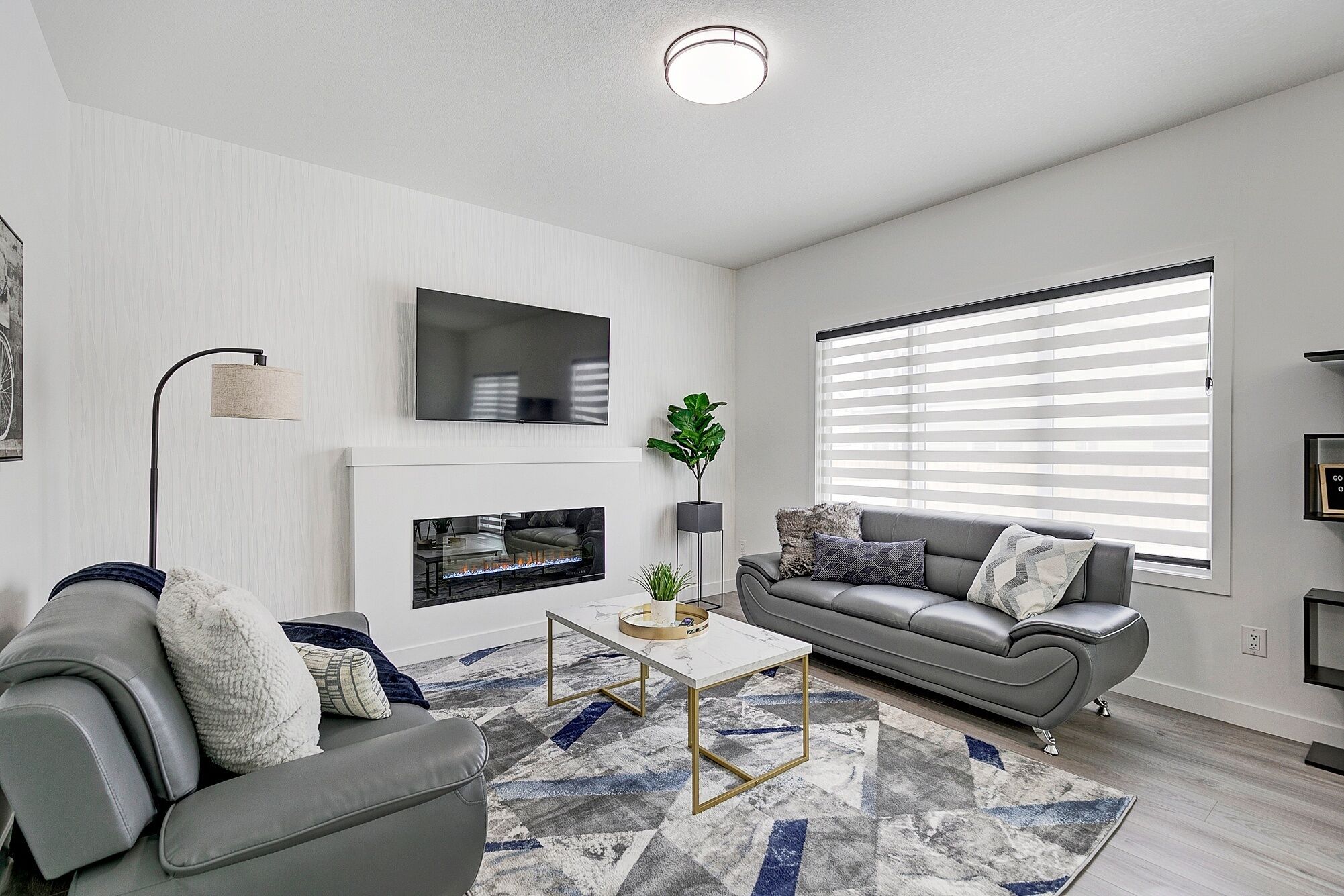 Edmonton, AB, Brand New House w/Arcade Games- Mins From West Edmonton Mall! A/C!