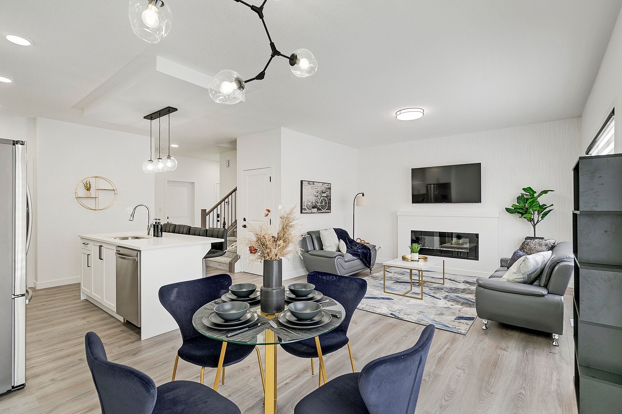 Edmonton, AB, Brand New House w/Arcade Games- Mins From West Edmonton Mall! A/C!