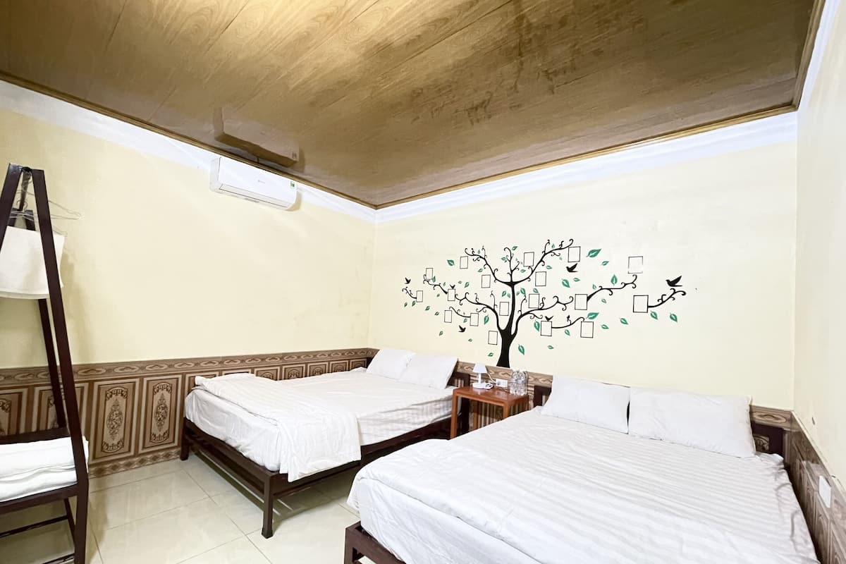 Basic Quadruple Room | 1 bedroom, premium bedding, Select Comfort beds, desk