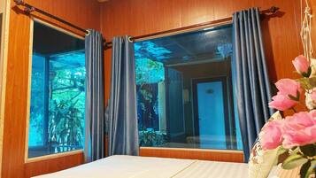 Premium bedding, Select Comfort beds, desk, free WiFi