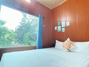 Phòng 3 cơ bản | Bộ đồ giường cao cấp, nệm Select Comfort, bàn 