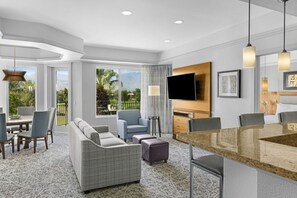 Smart TV, fireplace, ping pong - MARRIOTT DESERT SPRINGS VILLAS II- ONE BEDROOM + Kitchen + Living Room  SLEEPS 4 (Palm Desert)