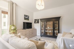 TV - Flat with A/C 650m from the beaches | Ap32 (Imperia)