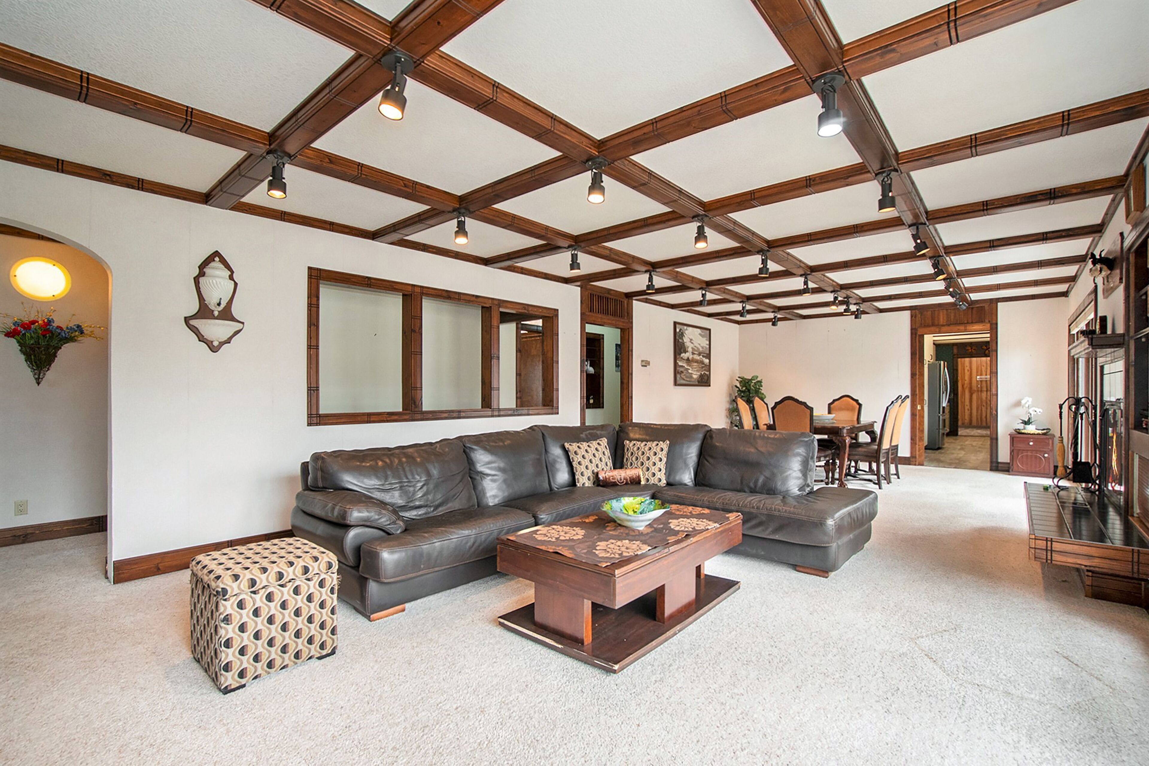 Dog-friendly home near Lake Michigan with a wood-burning fireplace, W/D, & AC