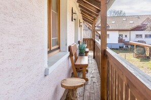 Property grounds - Holiday Apartment "Haus Steinatal" with Balcony, Shared Garden & Wi-Fi (Ühlingen-Birkendorf)