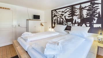 5 bedrooms, free WiFi, bed sheets