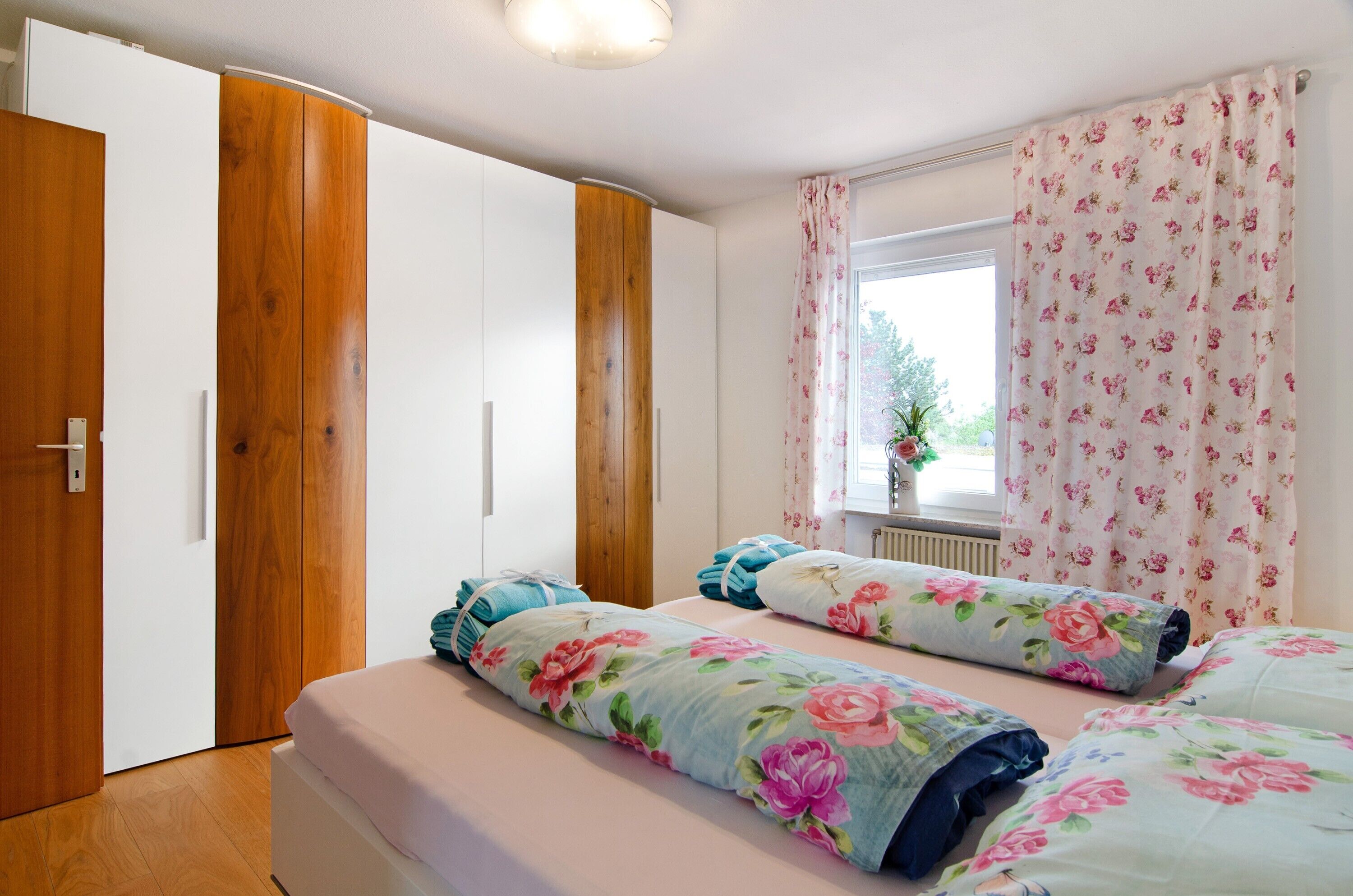 1 bedroom, WiFi (free), bed sheets