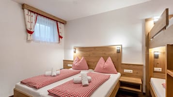 2 bedrooms, free WiFi, bed sheets