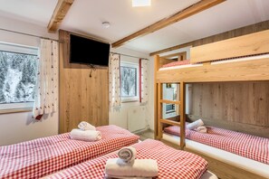 2 bedrooms, free WiFi, bed sheets