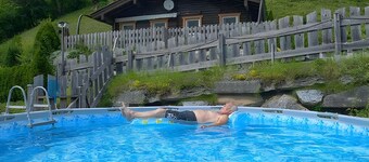 Holiday flat 'Chalet Berger' with mountain view, communal garden and WiFi.