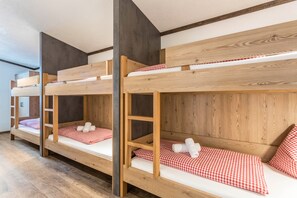 3 bedrooms, free WiFi, bed sheets
