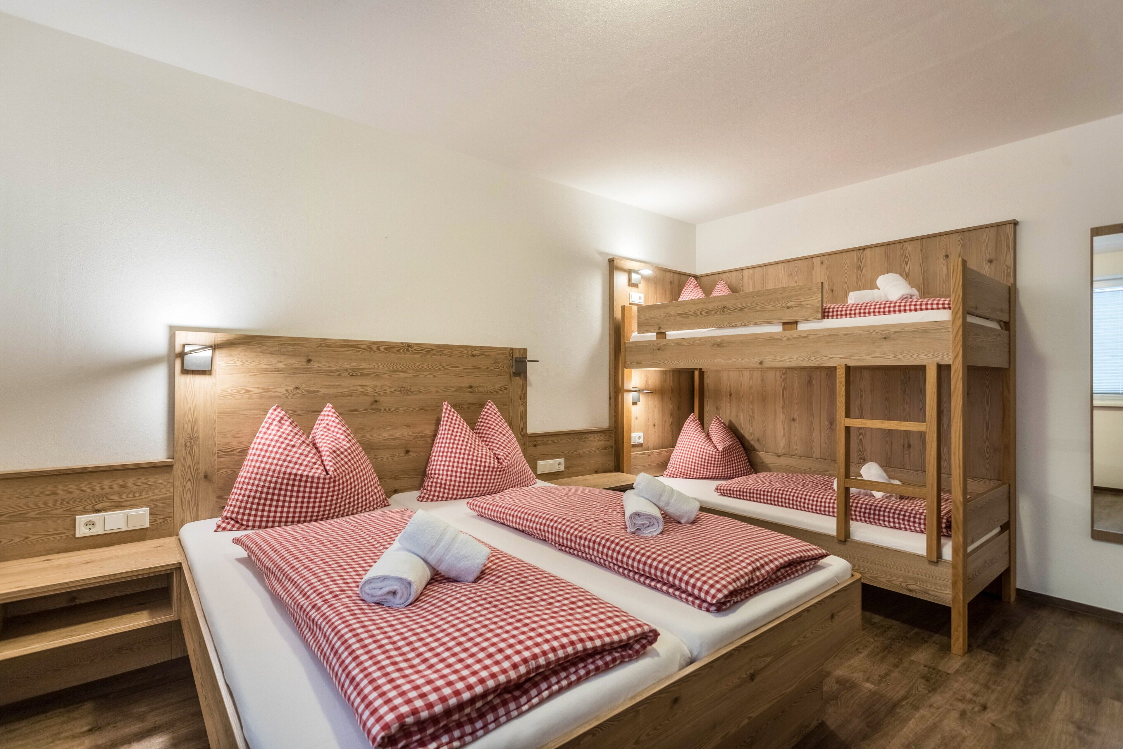 3 Schlafzimmer, kostenloses WLAN, Bettwäsche