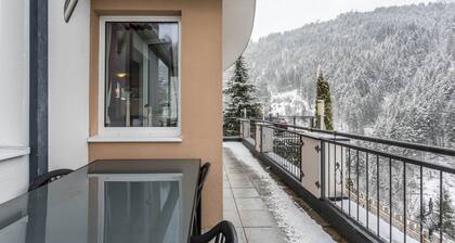 Holiday flat 'Apartment Berger' with mountain view, communal garden and WLAN