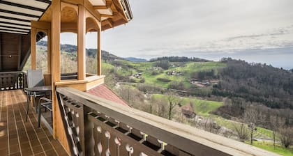Ferienwohnung "Adlerhorst" mit Gemeinschaftsterrasse, Balkon und WLAN