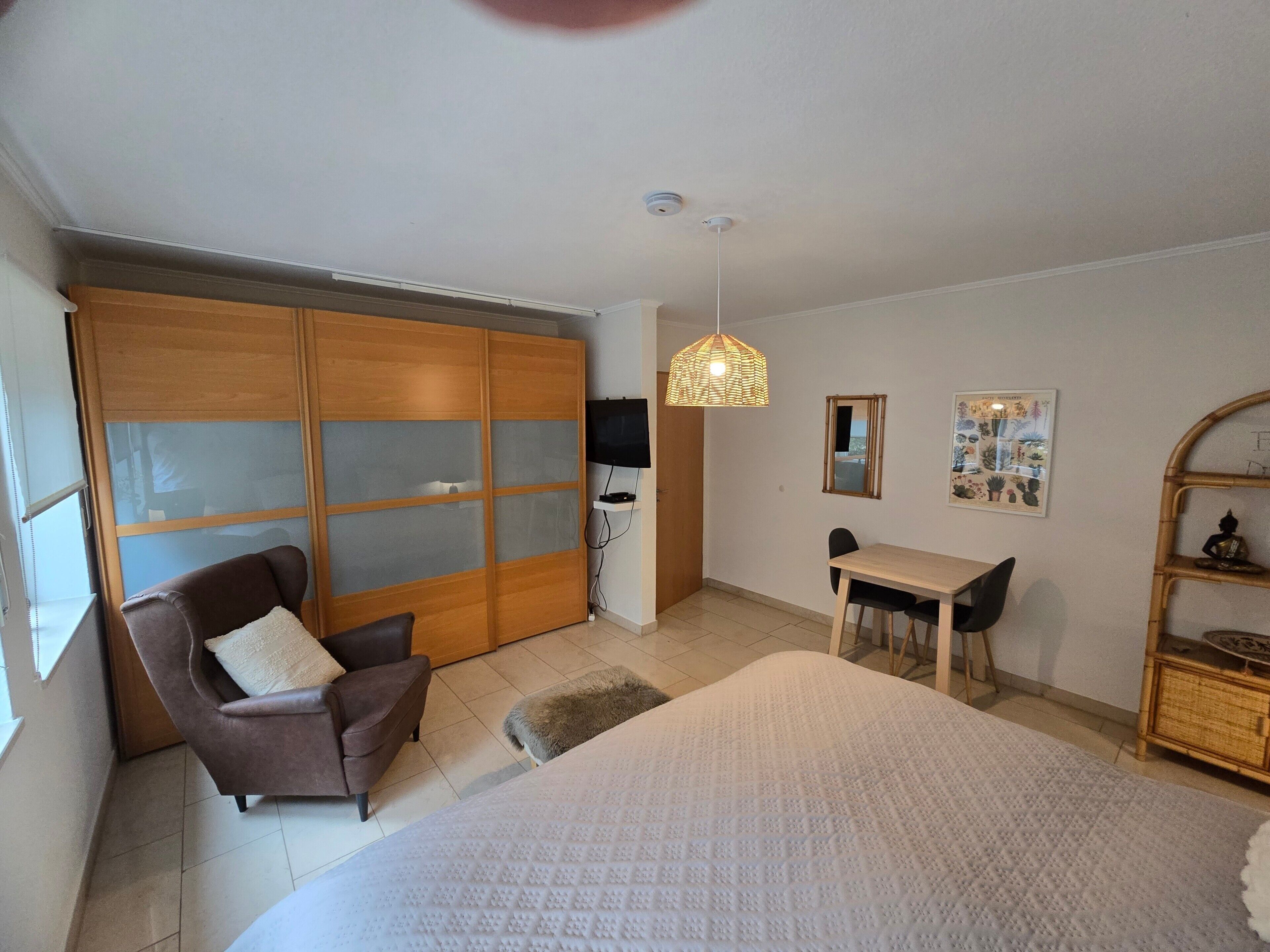 1 chambre, fer et planche à repasser, Wi-Fi gratuit, draps fournis