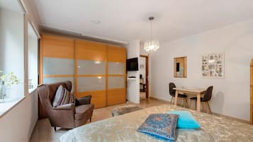 1 chambre, fer et planche Ă  repasser, Wi-Fi gratuit, draps fournis