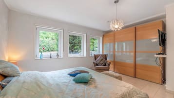 1 bedroom, iron/ironing board, free WiFi, bed sheets