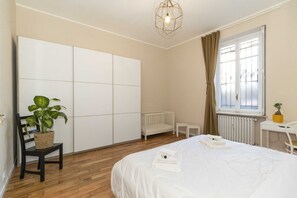 1 bedroom, iron/ironing board, internet, bed sheets - GuestHost - Borgo Po Comfortable Apartment x4 (Torino)
