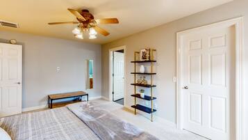 3 makuuhuonetta, silitysrauta/-lauta, internet, vuodevaatteet