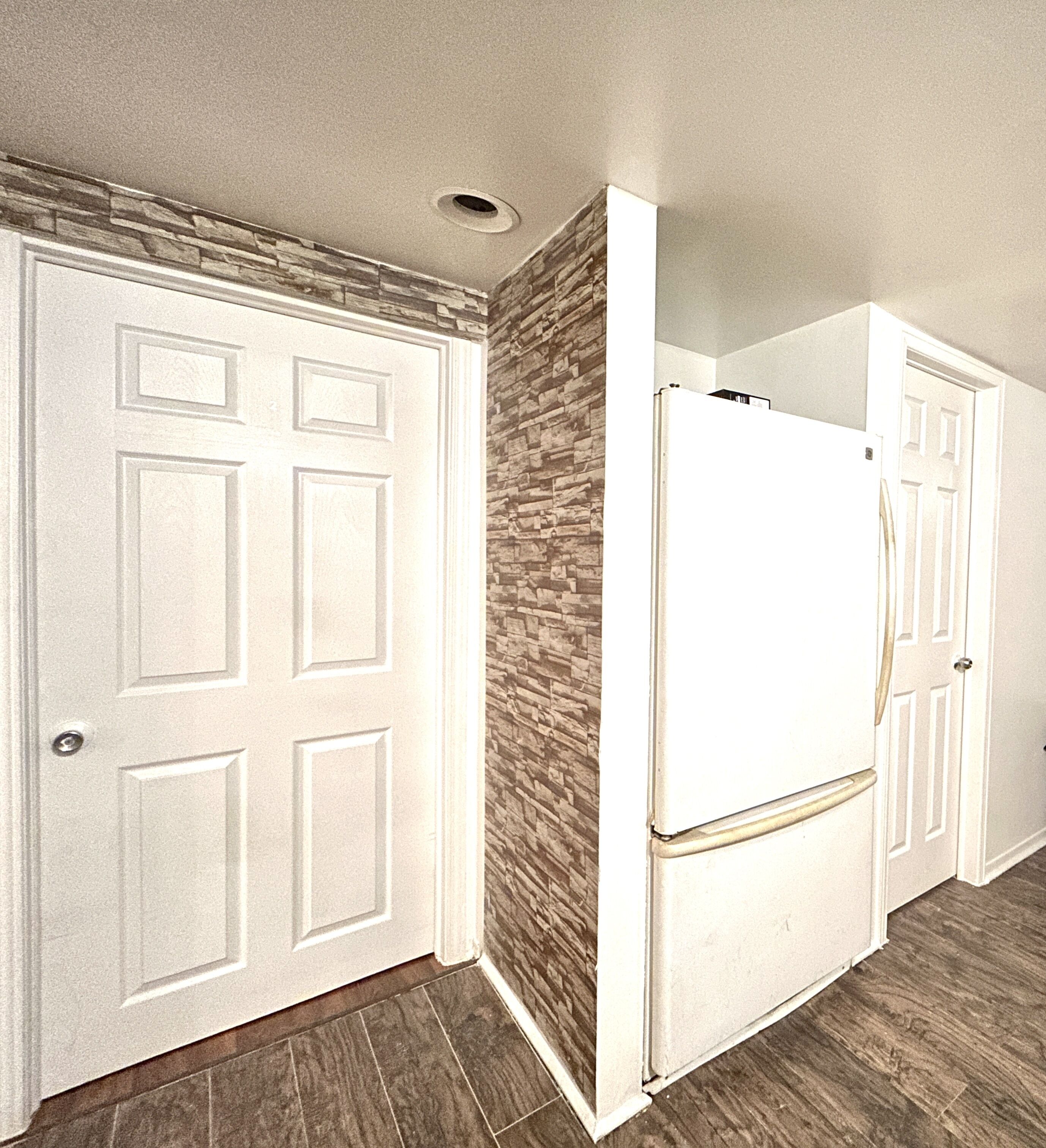 City Single Room 1 | Mini-refrigerator