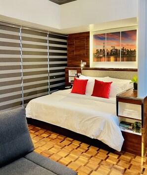 مكواة/لوح كي وسرير سفر وواي فاي مجانًا وملاءات أسرّة