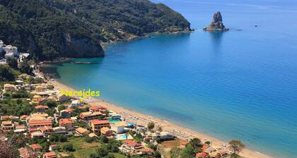 Beachfront 4-bed luxury suite - Agios Gordios Corfu Greece