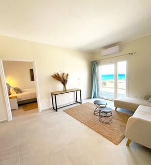 TV - Beachfront 4-bed luxury suite - Agios Gordios Corfu Greece (Agios Gordios)