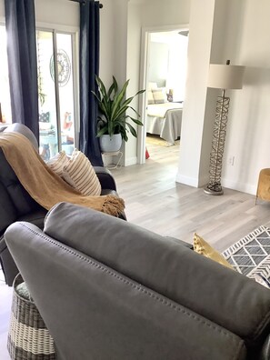 TV - Perfect location w/golf cart included in The Villages (The Villages)