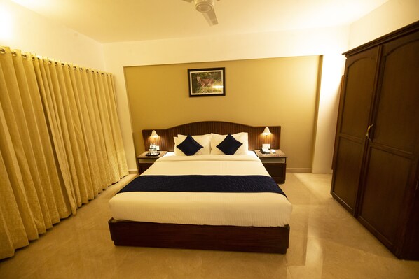 Premium-Zimmer | Zimmersafe, Schreibtisch, schallisolierte Zimmer, Bügeleisen/Bügelbrett