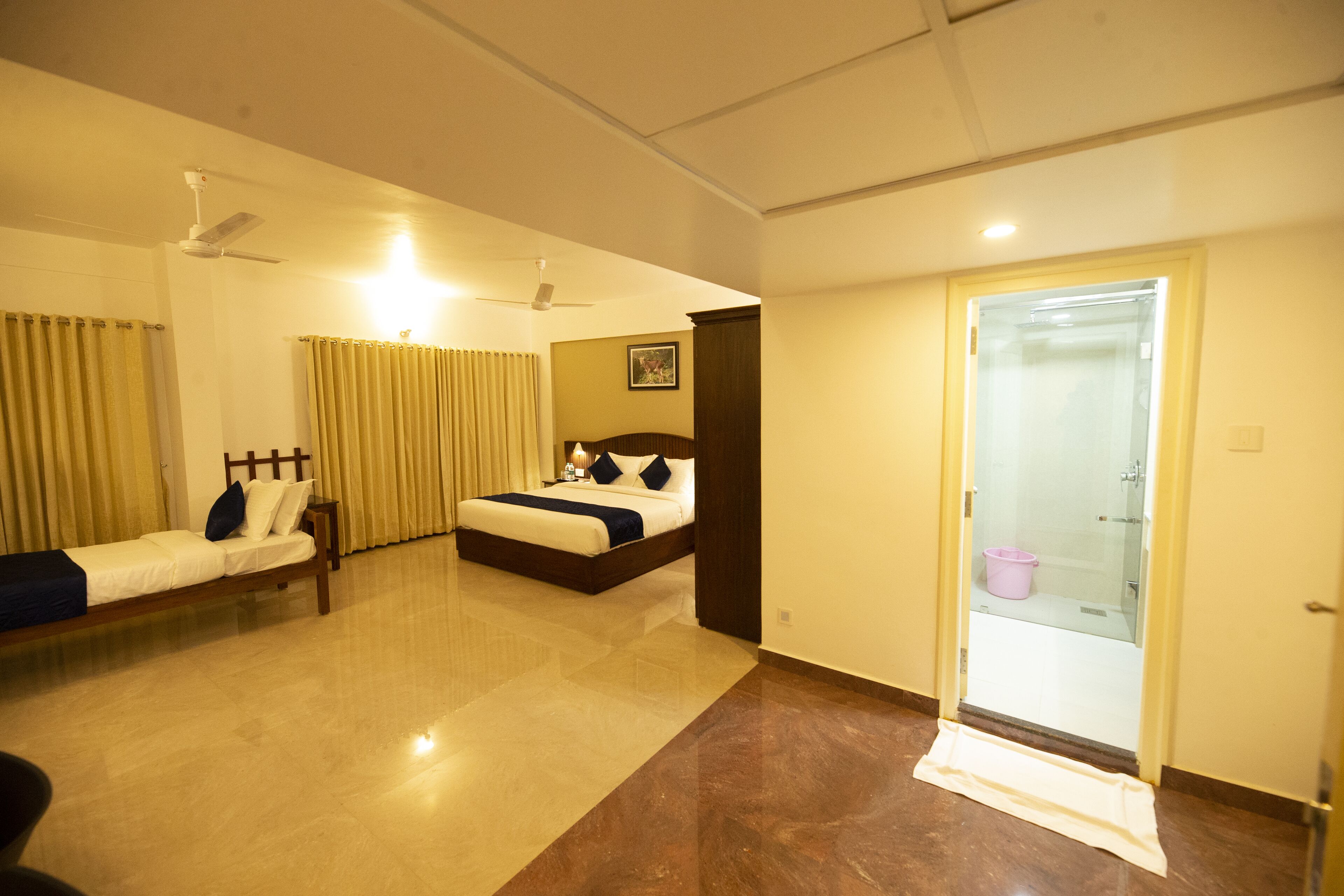 Premium Room | In-room safe, desk, soundproofing, iron/ironing board