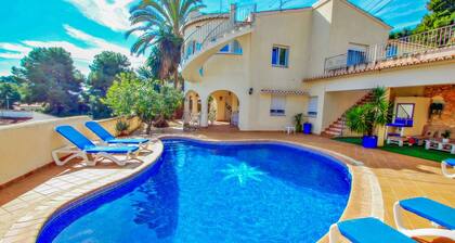 May-10 - moderne gut ausgestattete Villa mit Privatpool in Benissa