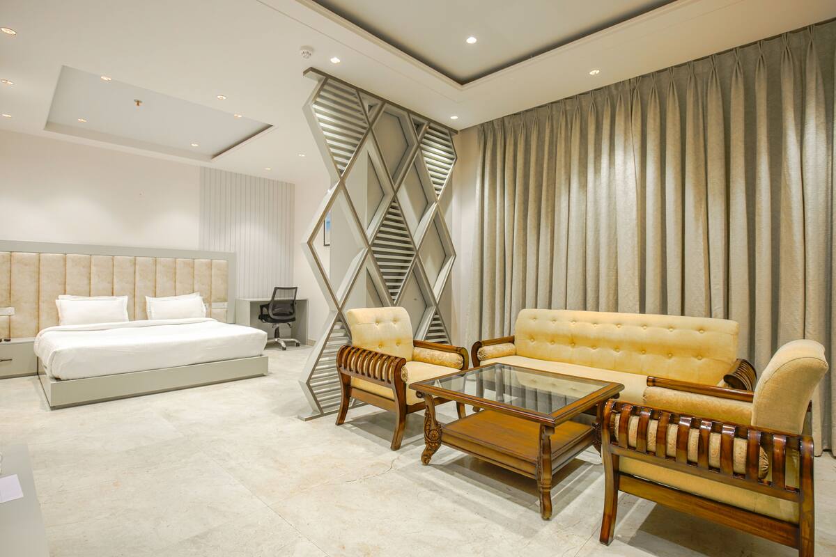 Habitación doble presidencial, 1 cama matrimonial | Tabla de planchar con plancha, wifi gratis y ropa de cama