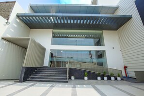 Front of property - Hotel The Reef (Mohali)