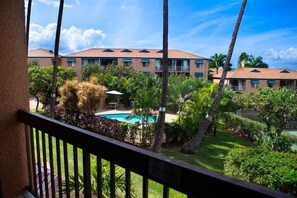 Property grounds - Beautiful Kihei Condo, 5 Minute Walk to Beach (Kihei)