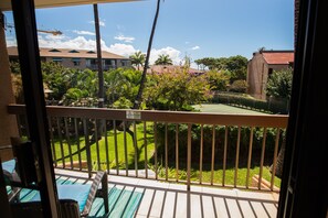 Property grounds - Beautiful Kihei Condo, 5 Minute Walk to Beach (Kihei)
