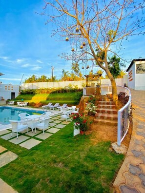 Swim-up bar - Tvessa A Boutique Hotel Goa (Ashvem)