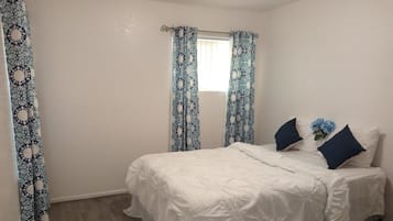 1 bedroom, iron/ironing board, Internet, bed sheets