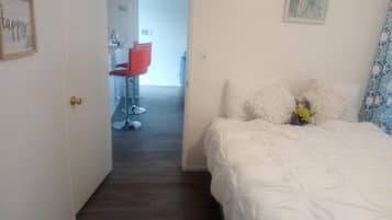 1 bedroom, iron/ironing board, internet, bed sheets