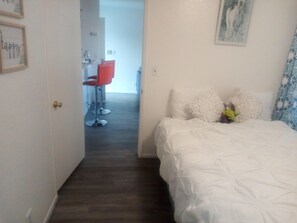 1 camera, ferro/asse da stiro, accesso a Internet, lenzuola