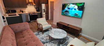 Beautiful Contemporary Home in Pinole Hills