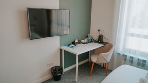 Habitación doble estándar | Ropa de cama hipoalergénica, edredón y minibar 