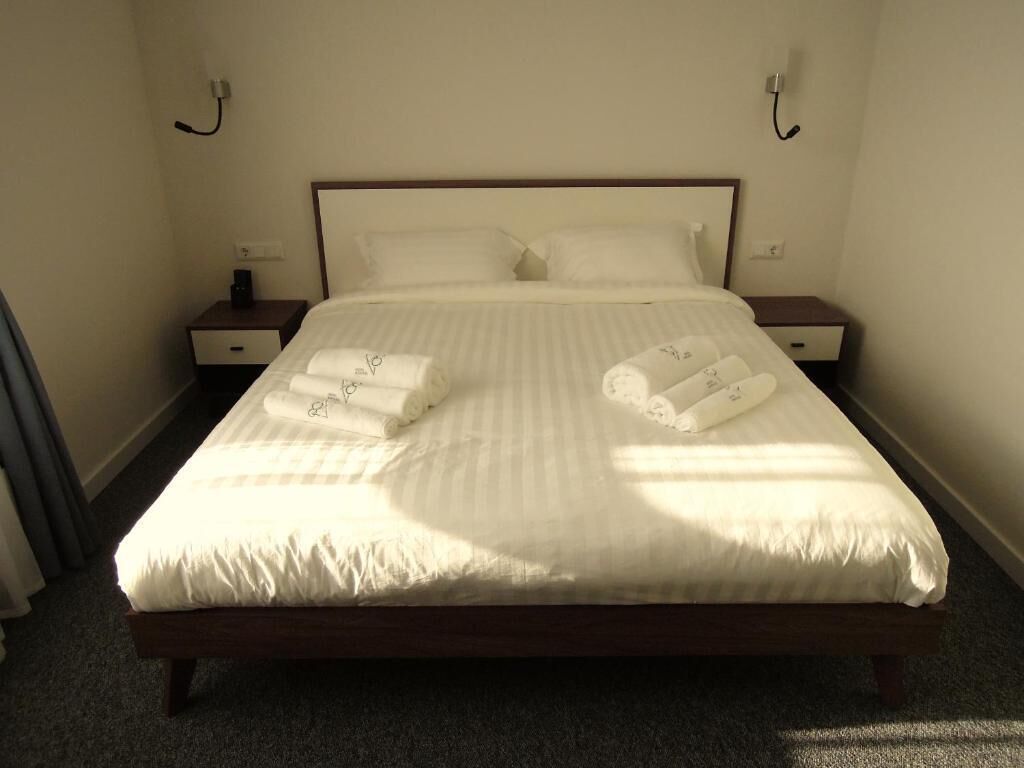 Allergikerbettwaren, Daunenbettdecken, Minibar, Zimmersafe