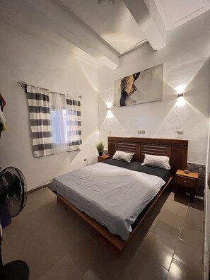 1 bedroom, desk, free WiFi, bed sheets