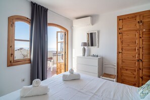 2 slaapkamers, een strijkplank/strijkijzer, gratis wifi, beddengoed