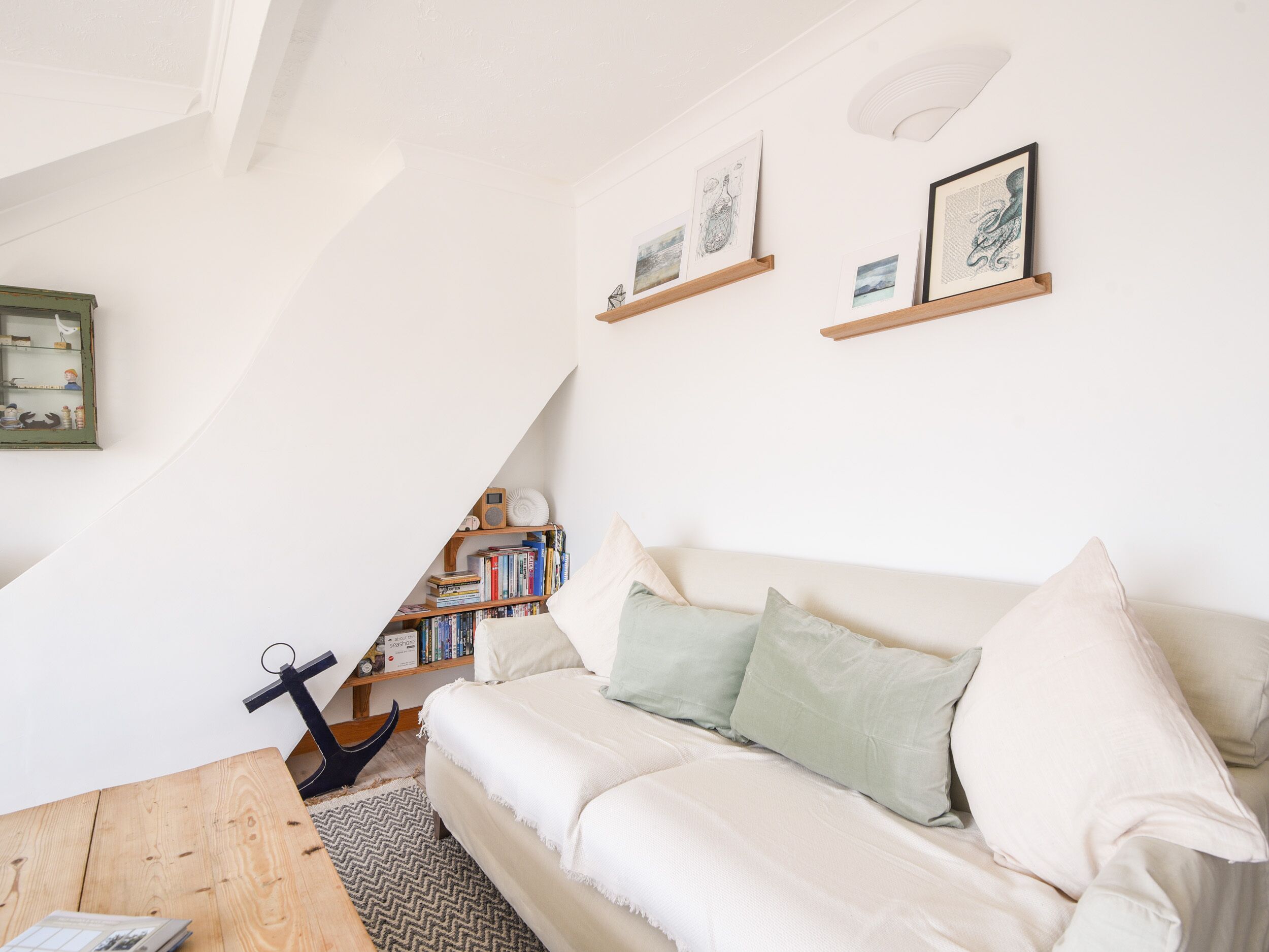 THE PENTHOUSE @ NO 5, family friendly in Lyme Regis