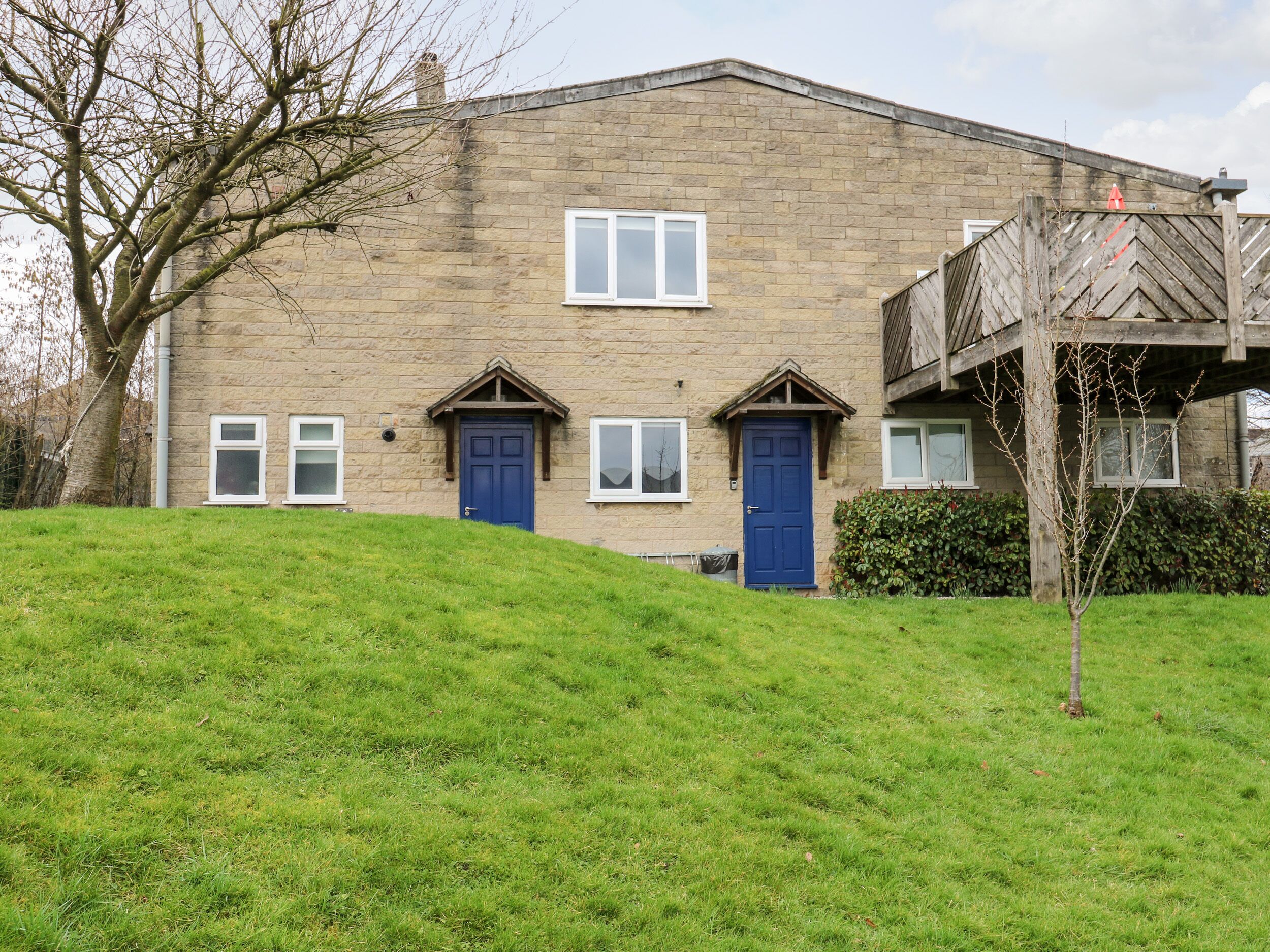 THE BIKE SHED, pet friendly, with open fire in New Mills