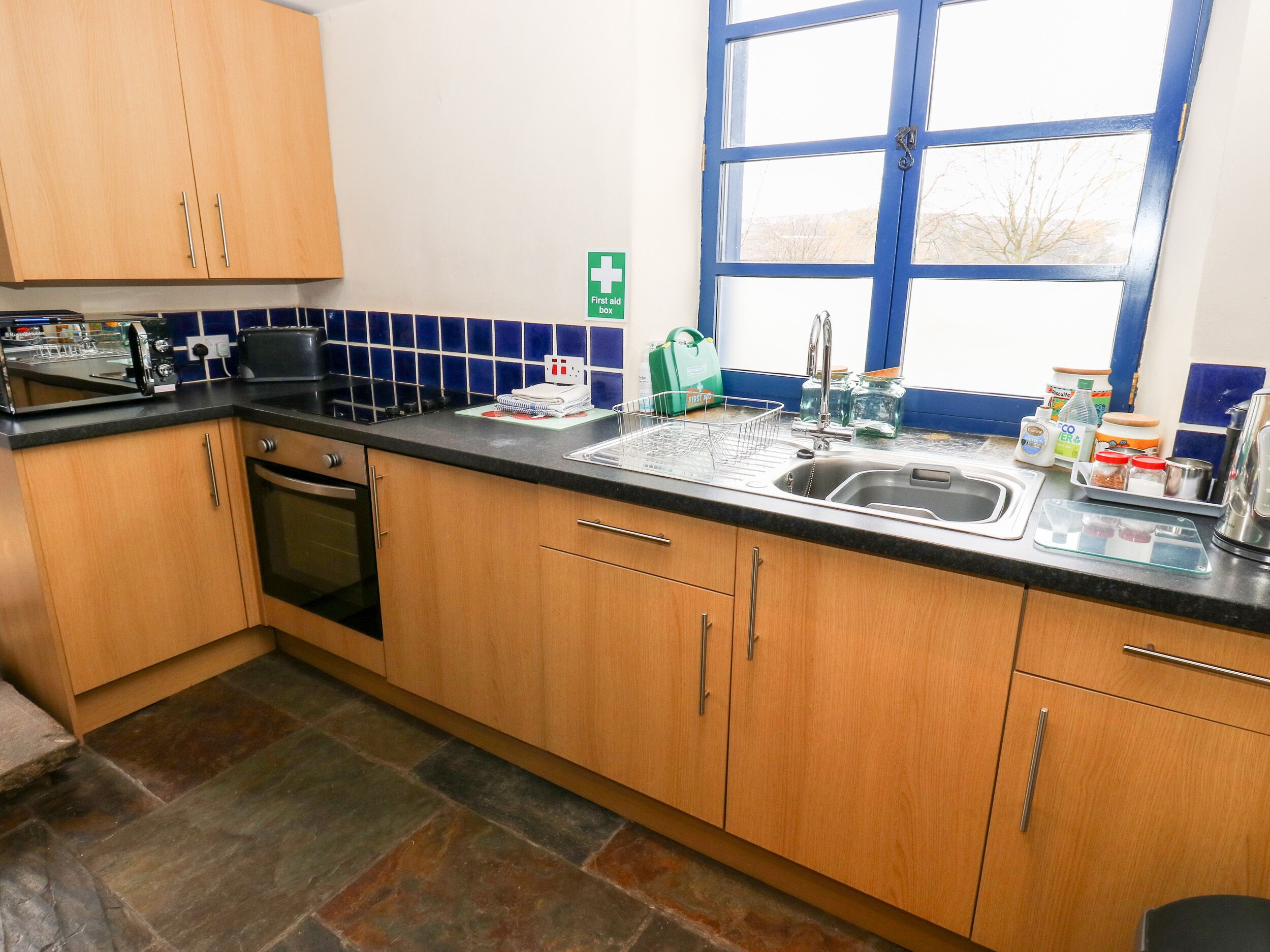 THE HAY BARN, pet friendly, with open fire in New Mills